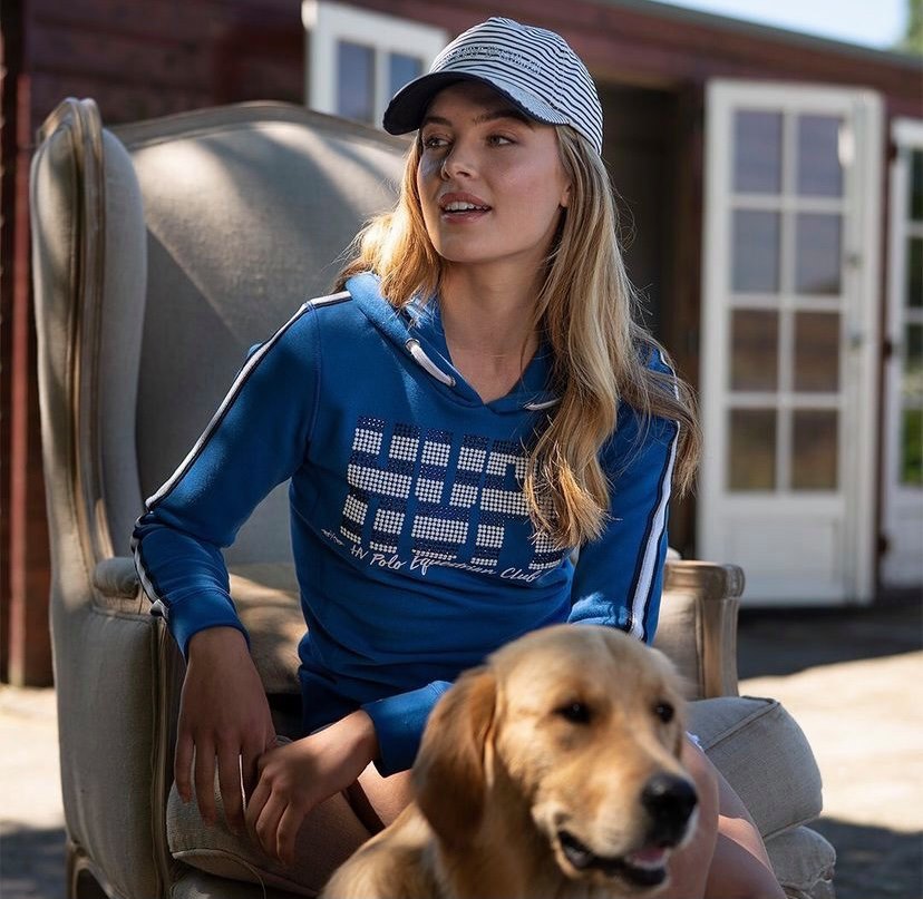 Hoodies & Jumpers