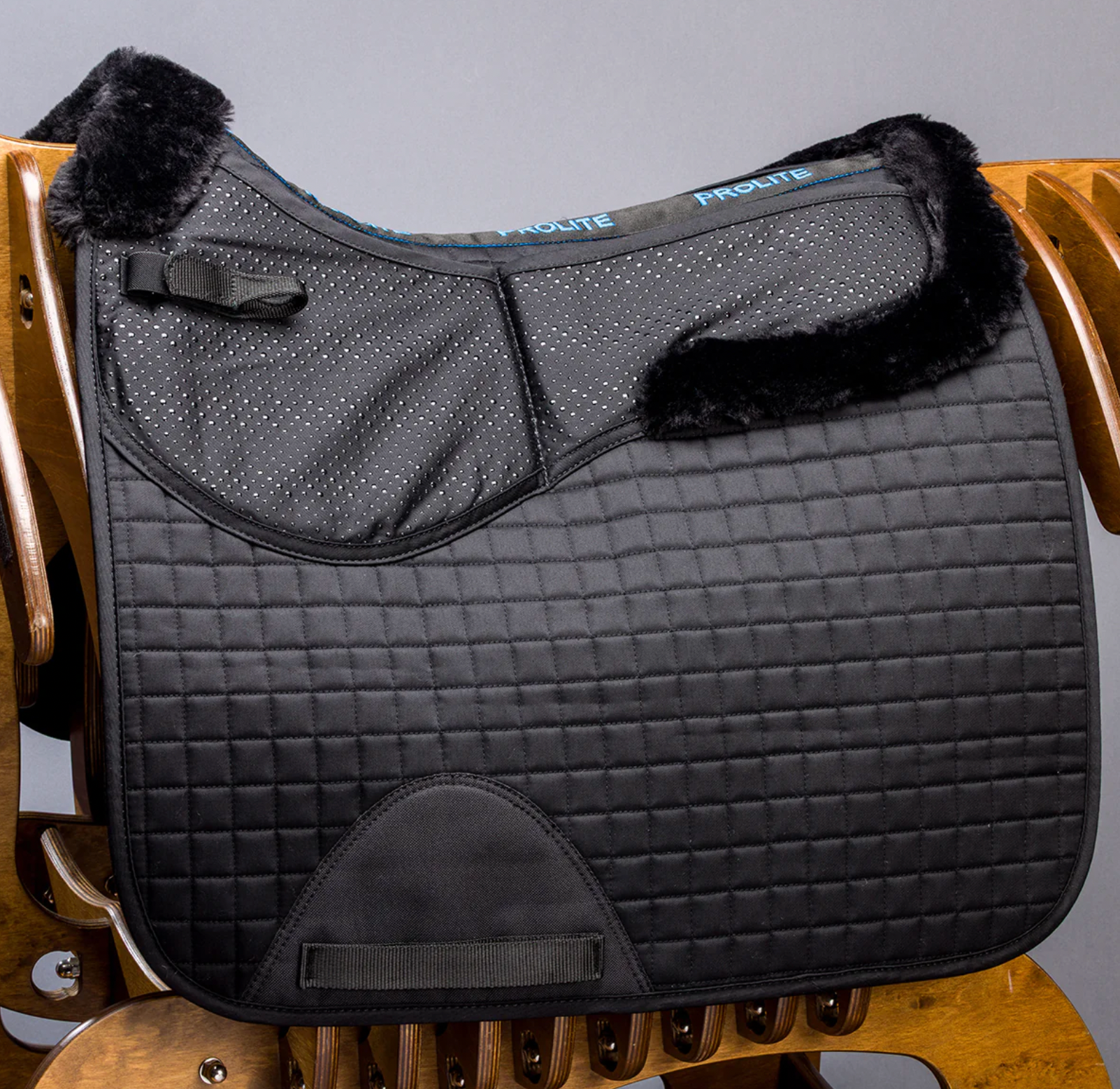 Prolite - Fleece Trim Adjustable Dressage Saddlecloth